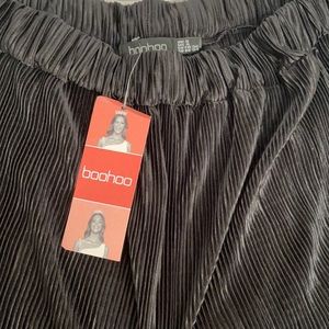 Boohoo plisse black wide leg pants